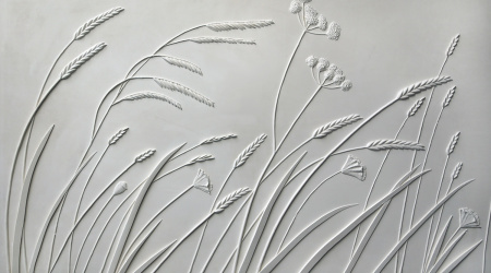 panneau mural décoratif en plâtre blanc motif 1/3 blé coquelicots et herbes sauvages en bas-relief